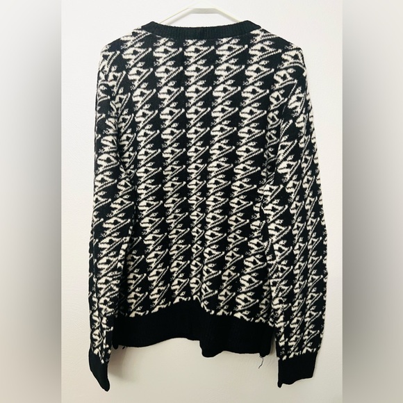 LOFT Black & White Soft Knit Sweater 🖤🤍 - Picture 3 of 3